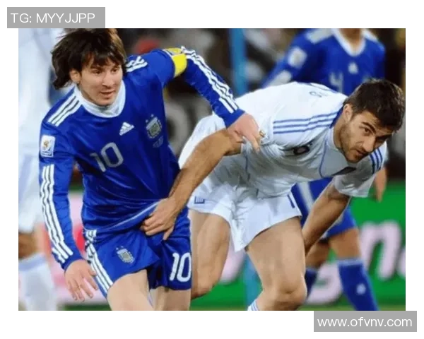 足球球星用脚部位踢球技巧解析:不同部位的独特作用与实战应用 足球球星用脚部位踢球技巧解析:不同部位的独特作用与实战应用